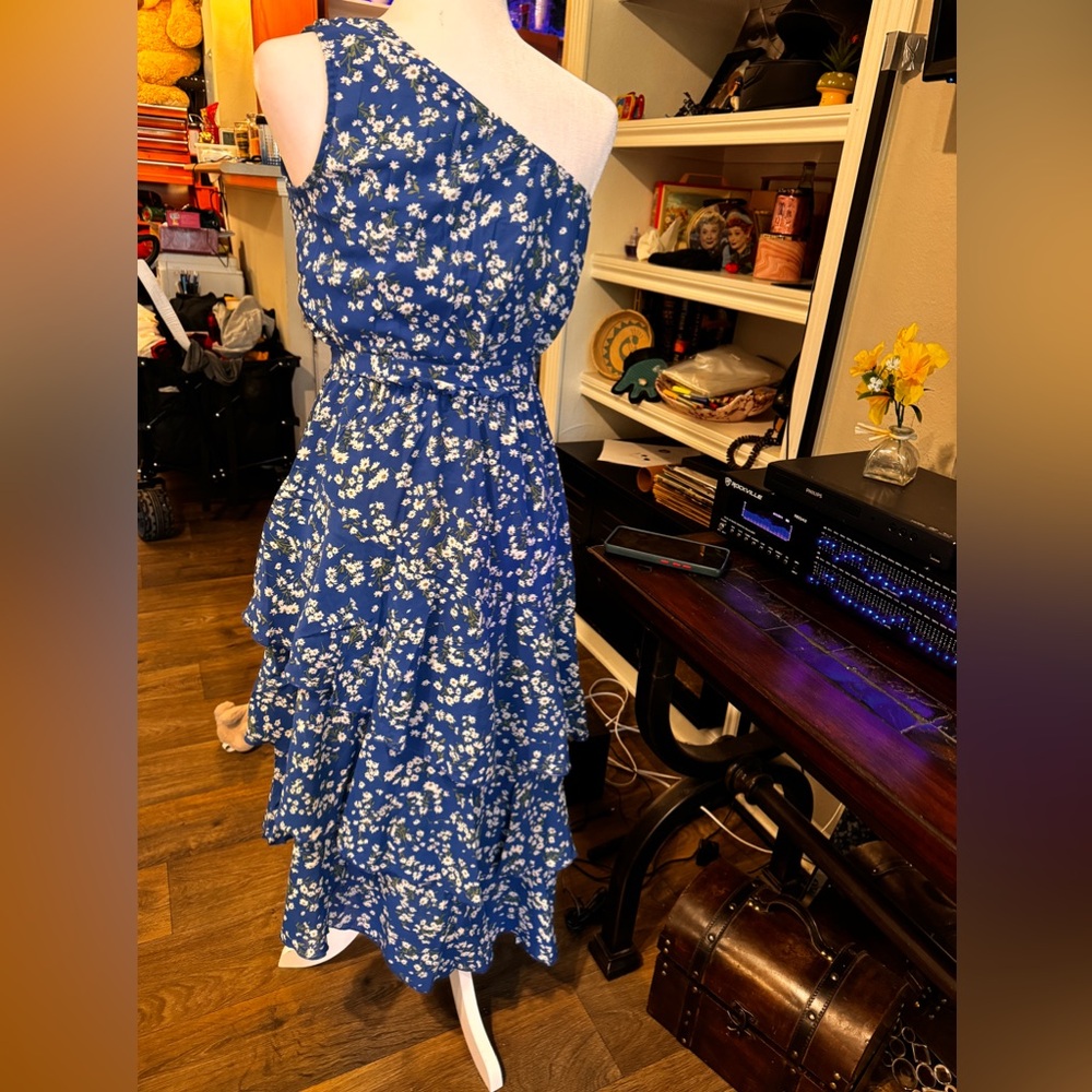 PRETTYGARDRN FASHION CLOTHING FOR WOMEN - Size Small